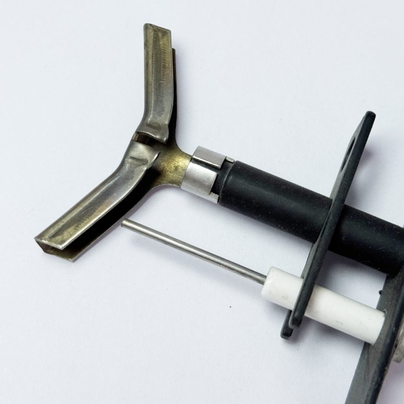 Cabeça de queimador em forma de Y com pino de ignição para aparelho a gás