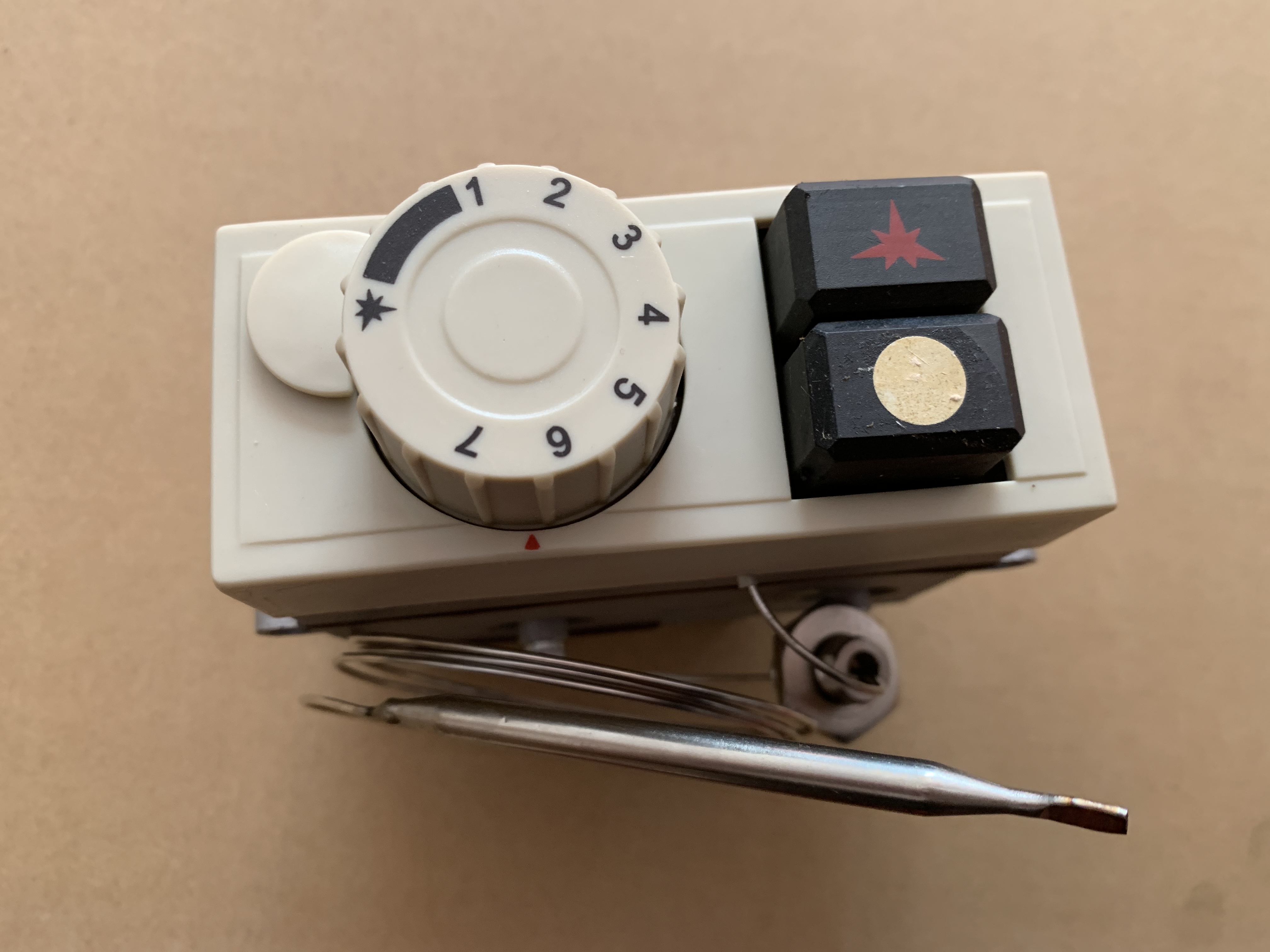 Válvula para aparelhos a gás com termostato 710 Mini para controle de temperatura
